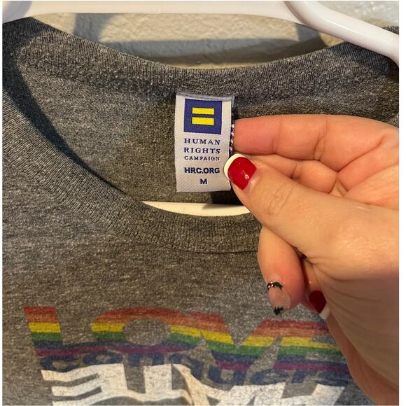 Human Rights Campaign Love Conquers Hate Women's graphic tee, Size Medium - Picture 3 of 6